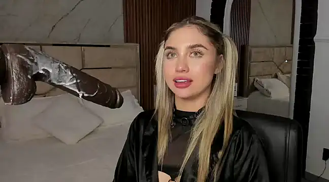 EmiilyHendriixx online show from 01-11-25, 05:10