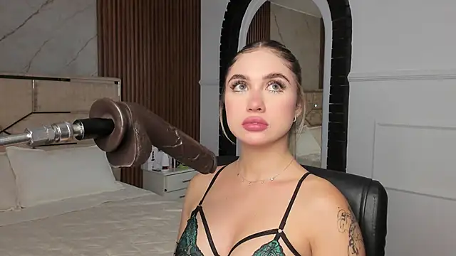 EmiilyHendriixx online show from 01-30-25, 07:15