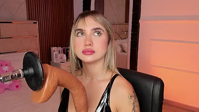 EmiilyHendriixx online show from 02-13-25, 11:04