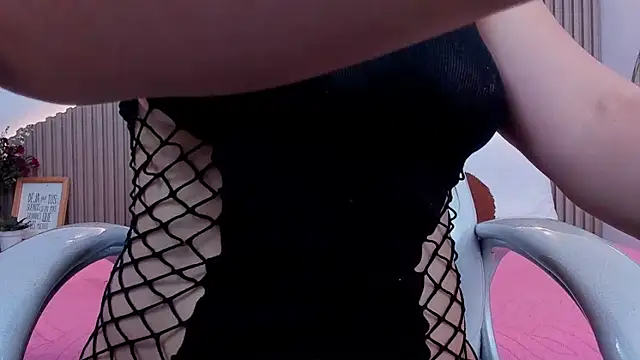 Annie kurt  online show from 09-18-25, 09:28