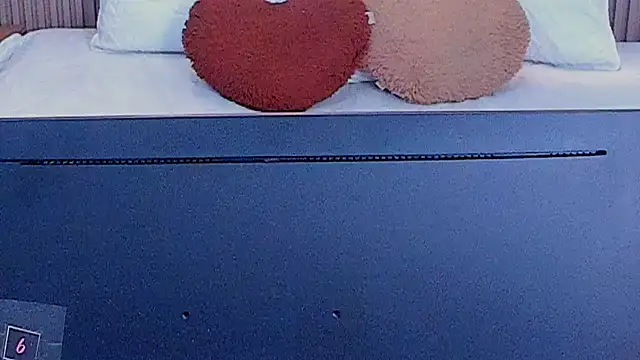 Annie kurt  online show from 10-07-25, 08:50