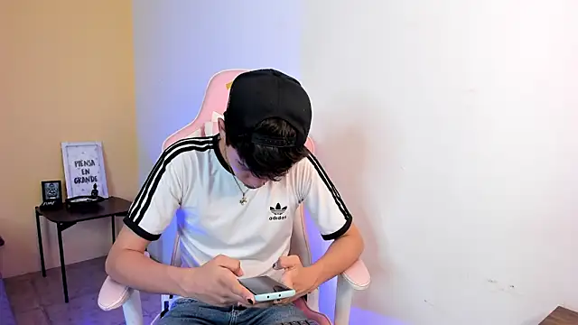 Brian-Ausslos online show from 12-28-24, 02:43