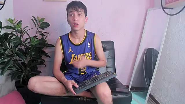 Brian-Ausslos online show from 01-05-25, 03:34