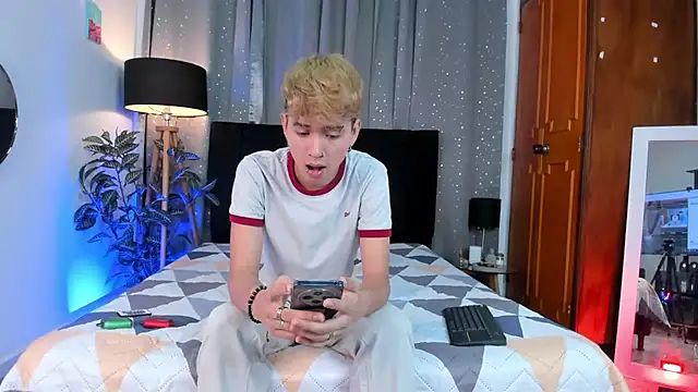 Brian-Ausslos online show from 02-04-25, 04:26