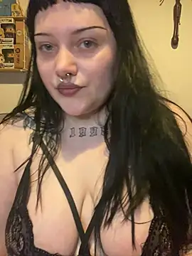 Snapshot of Gothicsiren chatting on 01-06-25, 02:15 Gothicsiren online show from 01-06-25, 02:15