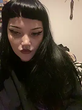 Snapshot of Gothicsiren chatting on 01-19-25, 01:53 Gothicsiren online show from 01-19-25, 01:53