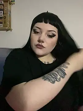 Snapshot of Gothicsiren chatting on 01-20-25, 06:21 Gothicsiren online show from 01-20-25, 06:21