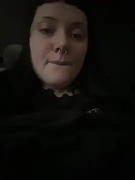 Snapshot of Gothicsiren chatting on 03-19-25, 05:28 Gothicsiren online show from 03-19-25, 05:28