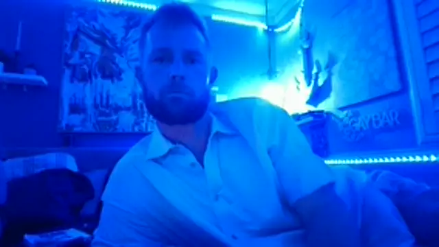 Snapshot of bjay1210 chatting on 07-06-26, 04:42 bjay1210 online show from 07-06-26, 04:42