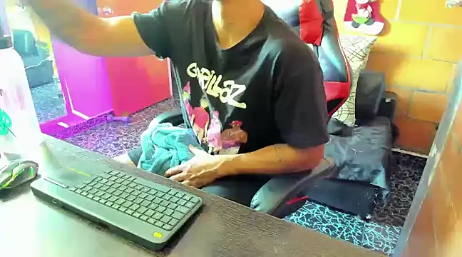 Adam Valenciia online show from 01-09-25, 03:55