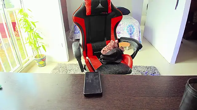 Adam Valenciia online show from 09-18-25, 08:22