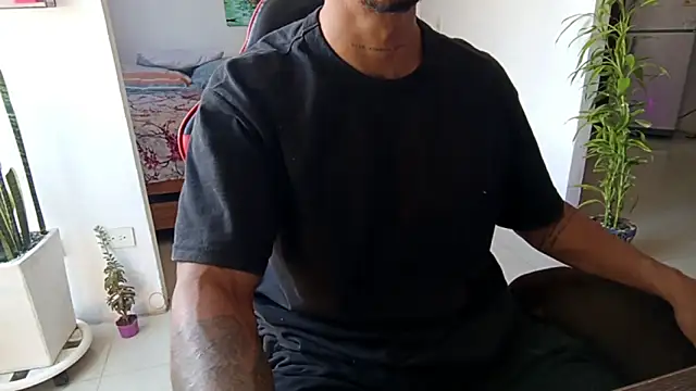 Snapshot of Adam_Valenciia chatting on 03-14-26, 03:39 Adam Valenciia online show from 03-14-26, 03:39