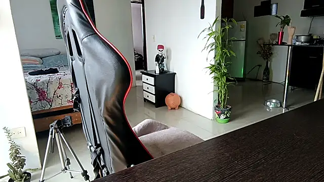 Snapshot of Adam_Valenciia chatting on 03-27-26, 03:56 Adam Valenciia online show from 03-27-26, 03:56