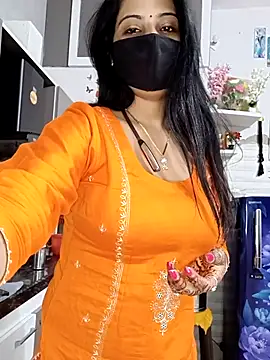 Snapshot of Best-Couple chatting on 02-17-26, 03:58 Best-Couple online show from 02-17-26, 03:58