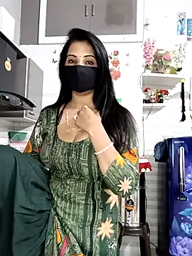 Snapshot of Best-Couple chatting on 03-02-26, 05:19 Best-Couple online show from 03-02-26, 05:19