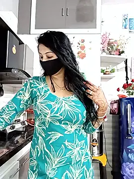Best-Couple online show from 06-17-26, 01:52
