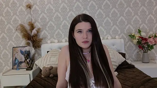 Nellie Medina online show from 02-20-25, 01:46