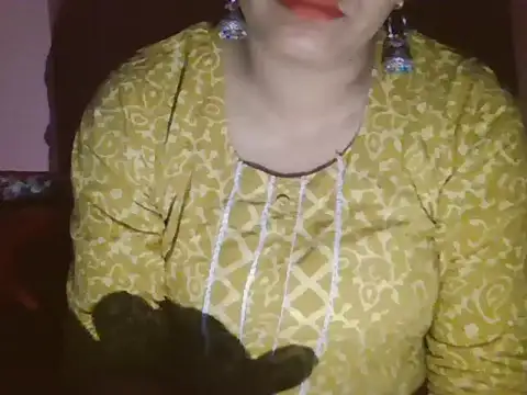 Snapshot of Hot-shanvi chatting on 04-15-26, 12:17 Hot-shanvi online show from 04-15-26, 12:17