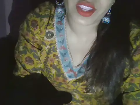 Snapshot of Hot-shanvi chatting on 04-15-26, 04:47 Hot-shanvi online show from 04-15-26, 04:47