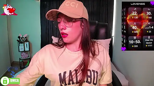 Qadesh Boix online show from 10-21-25, 05:24