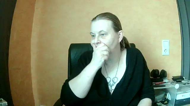 Sweet Phoenix online show from 01-13-25, 01:49