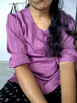 lovelygirl4567 online show from 12-15-25, 05:44