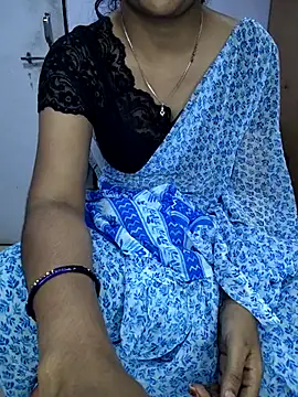 Snapshot of lovelygirl4567 chatting on 02-11-26, 05:51 lovelygirl4567 online show from 02-11-26, 05:51