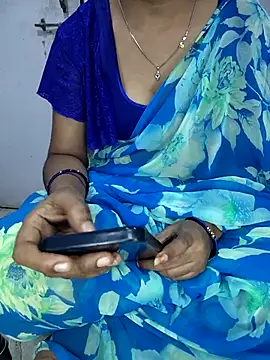 Snapshot of lovelygirl4567 chatting on 02-13-26, 04:58 lovelygirl4567 online show from 02-13-26, 04:58