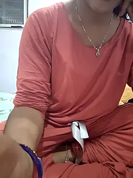 lovelygirl4567 online show from 05-04-26, 03:30
