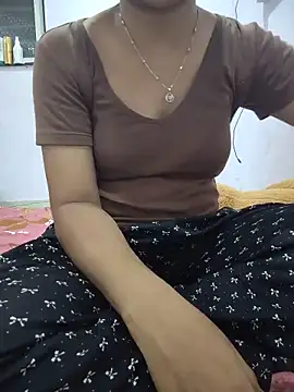 lovelygirl4567 online show from 05-17-26, 05:53