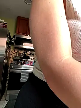 thigh hi online show from 11-06-25, 04:41