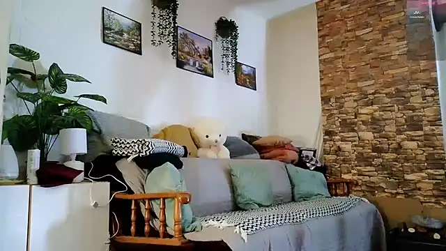 Snapshot of roxyyyrose chatting on 03-15-25, 09:49 roxyyyrose online show from 03-15-25, 09:49