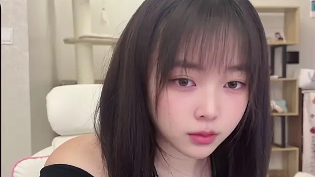 Chenjing0 online show from 11-29-25, 04:04