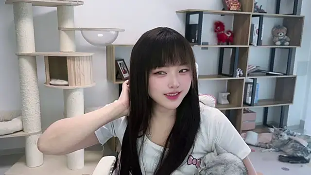 Chenjing0 online show from 05-02-26, 05:23