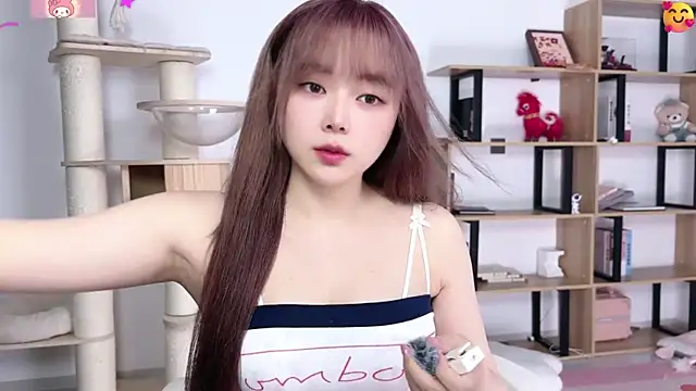 Chenjing0 online show from 06-23-26, 12:36