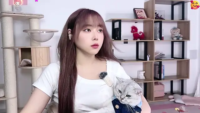 Chenjing0 online show from 06-24-26, 12:37