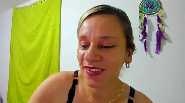 Snapshot of sofi_saliva2511 chatting on 02-04-25, 06:06 sofi saliva2511 online show from 02-04-25, 06:06
