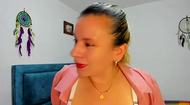 Snapshot of sofi_saliva2511 chatting on 02-26-25, 05:17 sofi saliva2511 online show from 02-26-25, 05:17