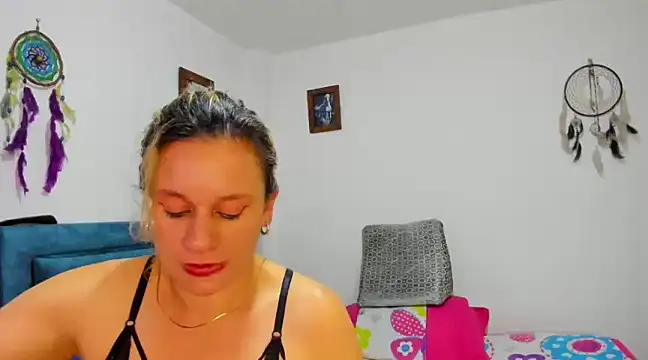 Snapshot of sofi_saliva2511 chatting on 03-06-25, 06:16 sofi saliva2511 online show from 03-06-25, 06:16