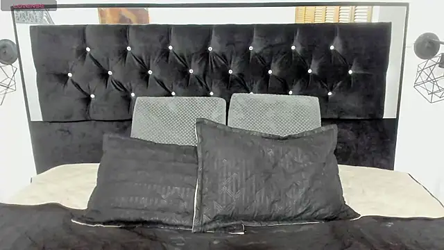 Snapshot of jisuscat chatting on 10-28-25, 06:54 jisuscat online show from 10-28-25, 06:54