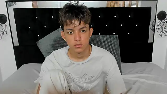 Snapshot of jisuscat chatting on 11-17-25, 08:47 jisuscat online show from 11-17-25, 08:47