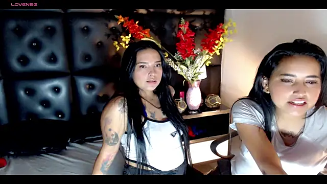 Snapshot of Carolaine01 chatting on 01-11-25, 11:35 Carolaine01 online show from 01-11-25, 11:35