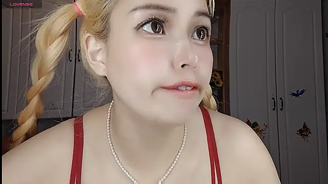 Lucky-xiuxiu online show from 03-05-25, 02:36