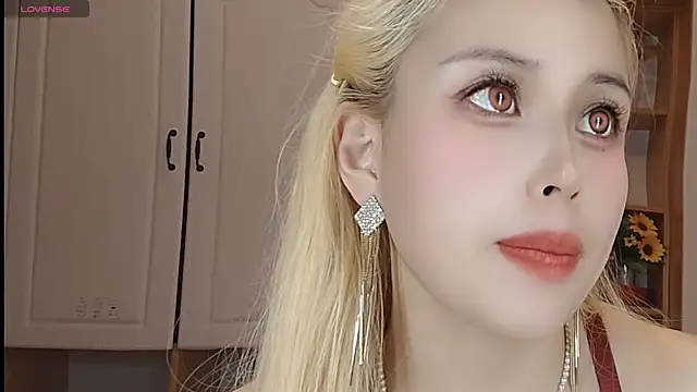 Lucky-xiuxiu online show from 03-06-25, 06:08