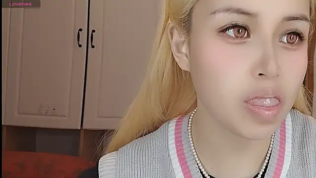 Lucky-xiuxiu online show from 03-07-25, 12:58