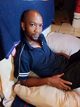 KMbesxxx online show from 02-01-26, 04:33