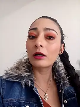 Snapshot of BELLA--26 chatting on 01-23-25, 02:17 BELLA--26 online show from 01-23-25, 02:17