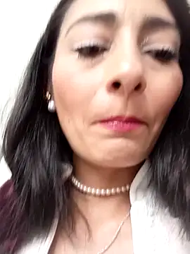 Snapshot of BELLA--26 chatting on 01-24-25, 06:04 BELLA--26 online show from 01-24-25, 06:04