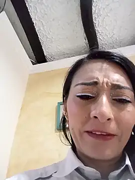 Snapshot of BELLA--26 chatting on 01-27-25, 05:48 BELLA--26 online show from 01-27-25, 05:48