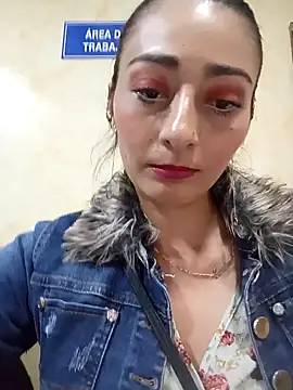 Snapshot of BELLA--26 chatting on 01-30-25, 07:15 BELLA--26 online show from 01-30-25, 07:15